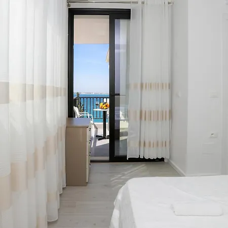 Thomas - Lungo Mare Vlore